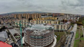 L'Università di Scampia apre agli studenti: iniziano i corsi e aprono i primi negozi