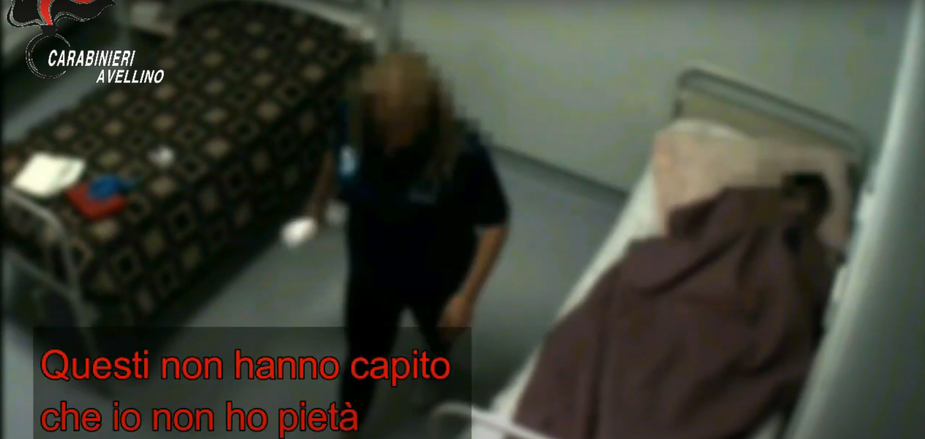 Maltrattamenti RSA Avellino, frame dal video dei carabinieri