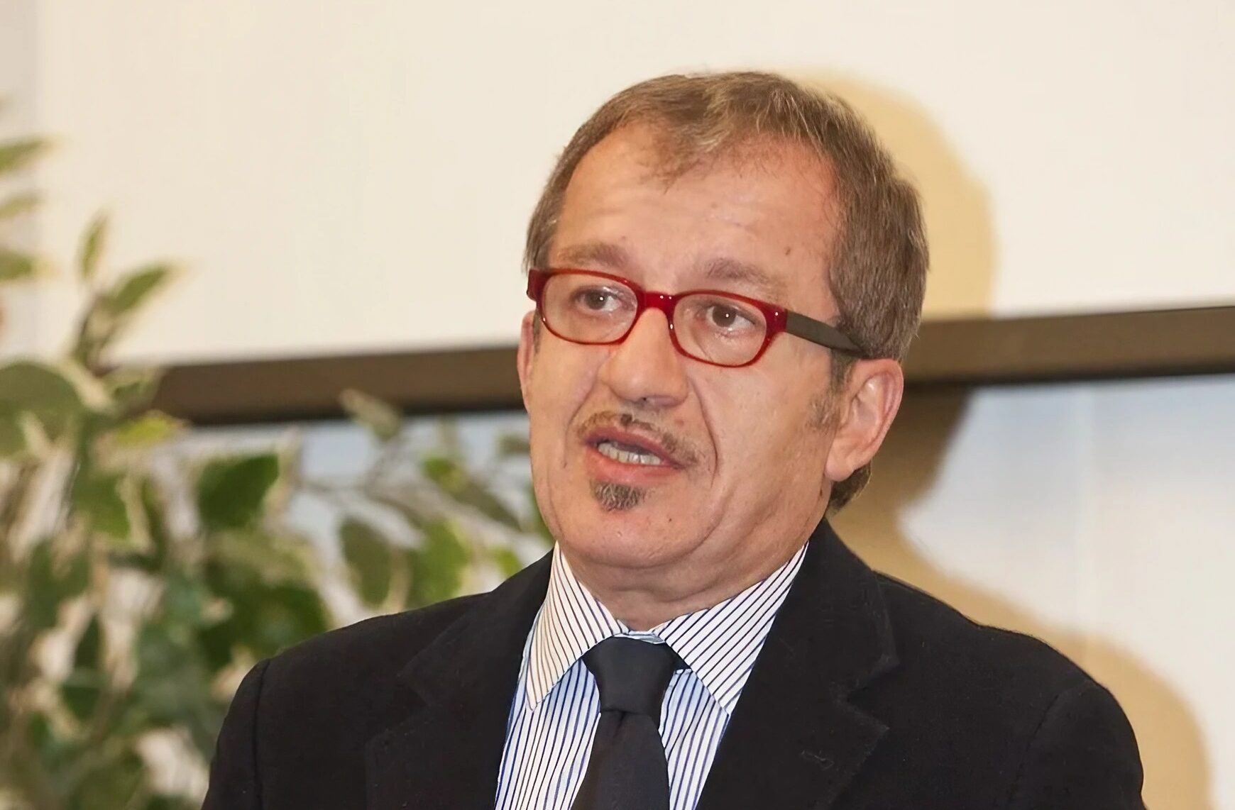 Roberto Maroni during an awards ceremony