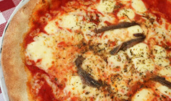Pizza napolitana de anchoas