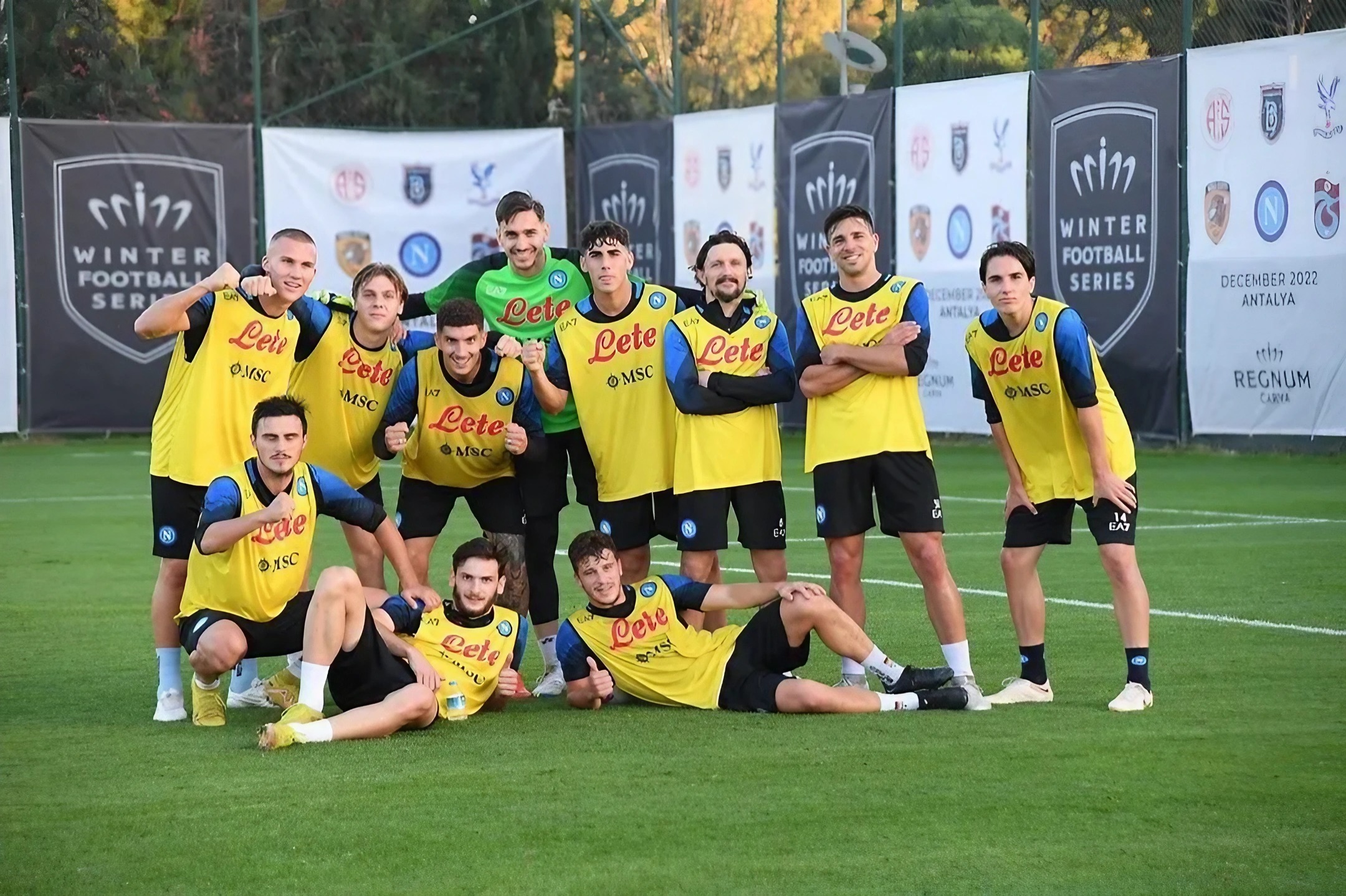 Jogadores do SSC Napoli em treinamento