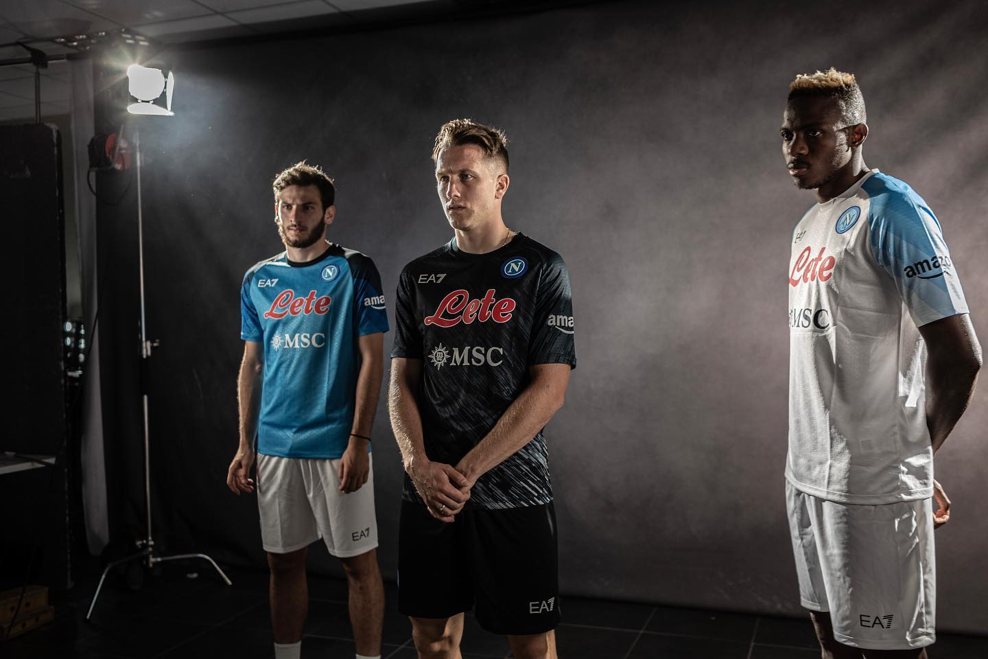 Calciatori SSC Napoli Kvaratskhelia, Osimhen e Zielinski posano per una foto