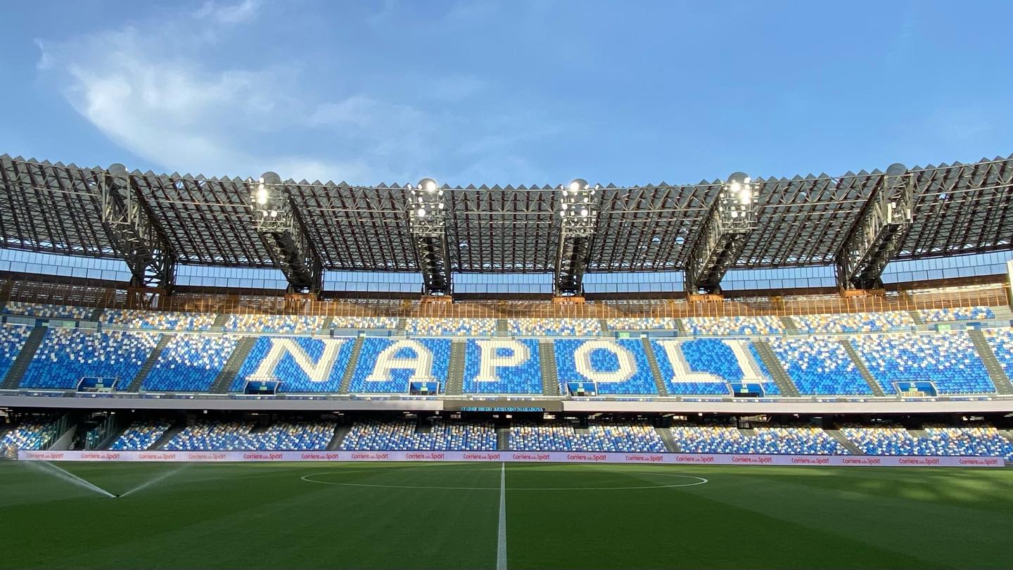 Photo des tribunes du stade Diego Armando Maradona où joue le SSC Napoli