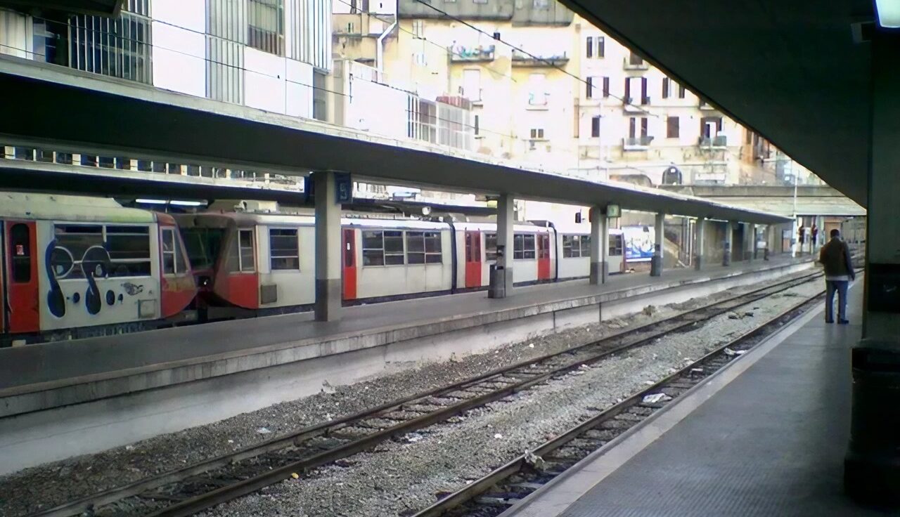 Estación Porta Nolana de la Circumvesuviana en Nápoles