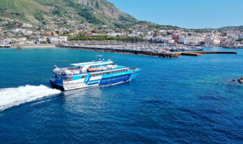 Neapel, Haltestelle Tragflügelboote und Fähren nach Ischia und Procida