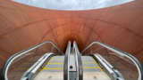 La metro linea 7 di Anish Kapoor a Napoli: cosa rappresenta artisticamente