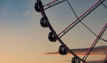 Ruota panoramica a Napoli, la Sovrintendenza ferma i lavori