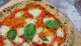 Sorbillo 在 Vomero 开了一家比萨店，有 40 种玛格丽塔