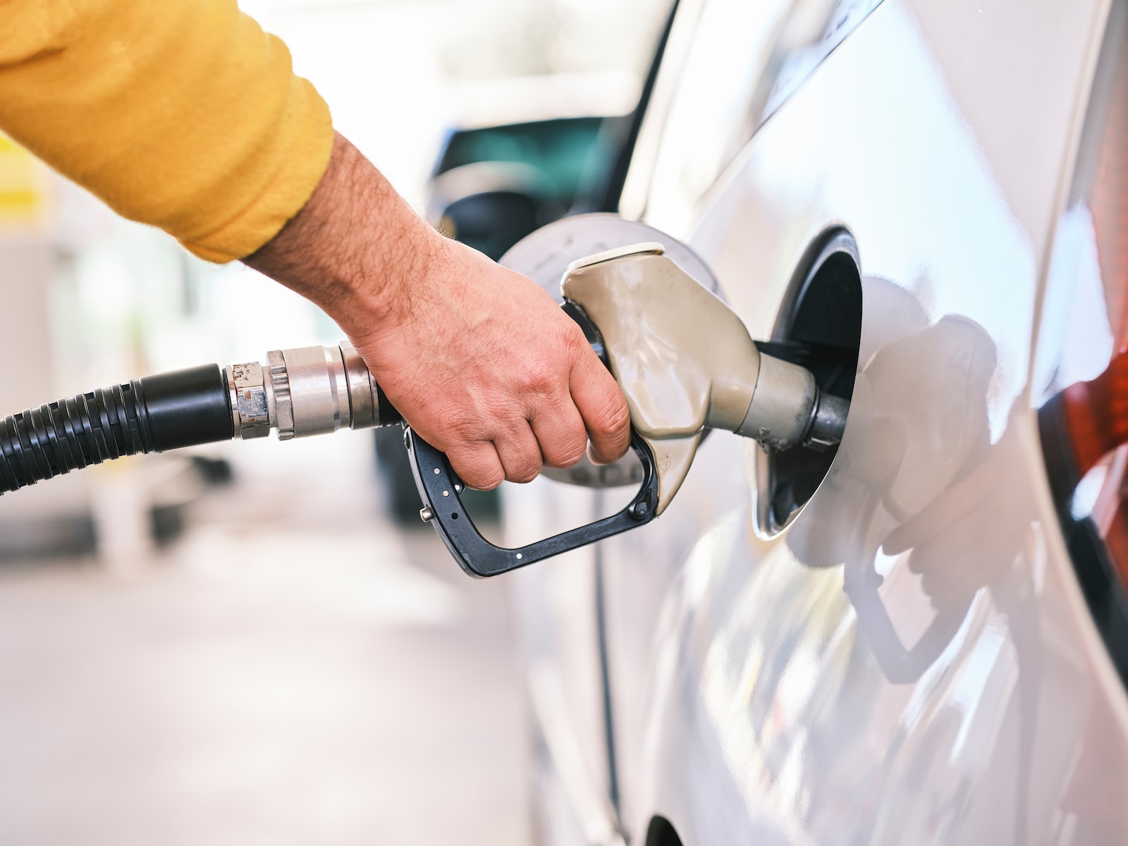 Refueling a car at a service area