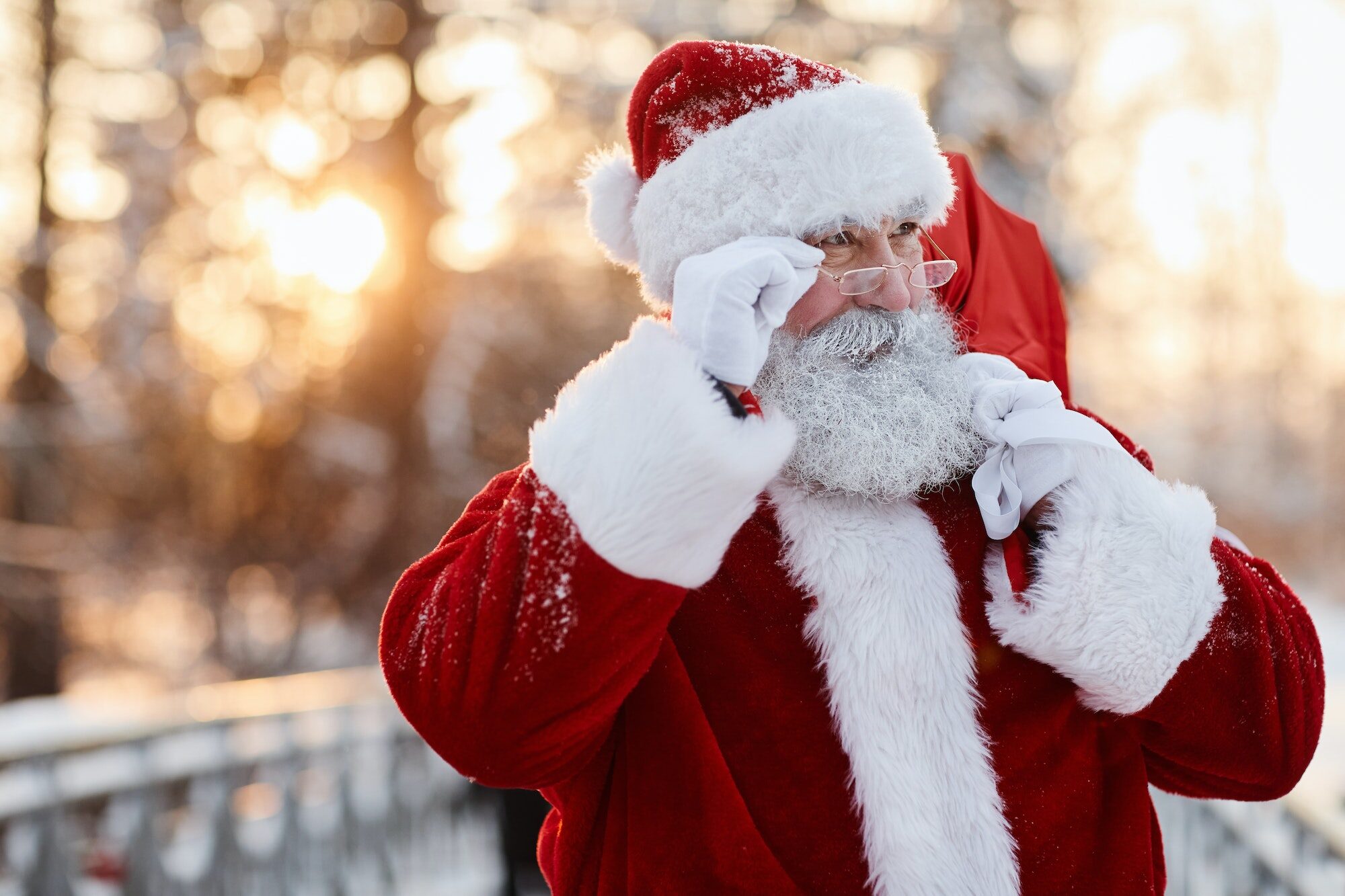 Papá Noel trayendo regalos