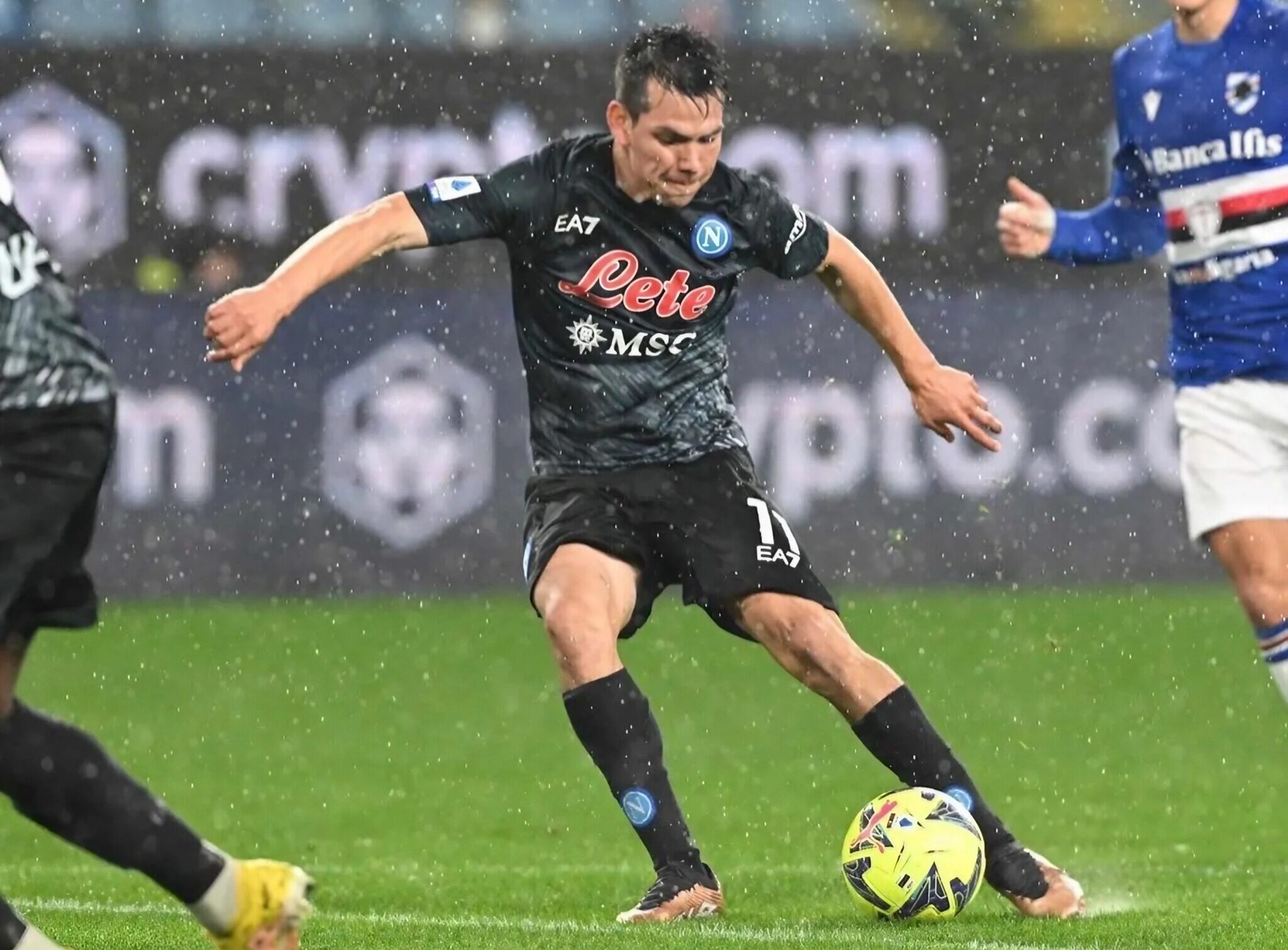 Lozano, futbolista del SSC Napoli, en acción