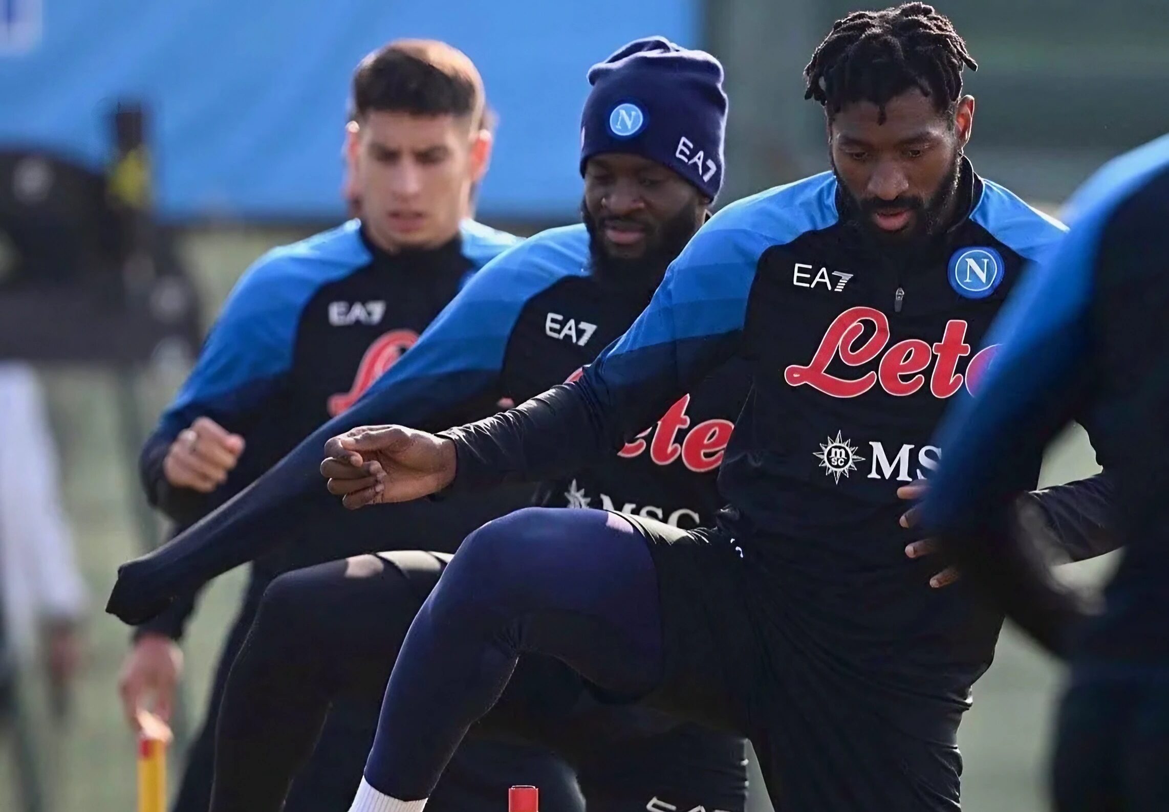 Anguissa e Ndombele, calciatori SSC Napoli, impegnati in allenamento