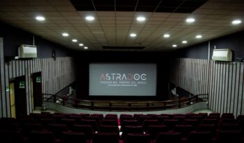 Cinema AstroDoc في نابولي ، برنامج وثائقي مجاني للطلاب