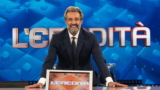 Flavio Insinna via da L’Eredità? Sostituito da Pino Insegno, forse