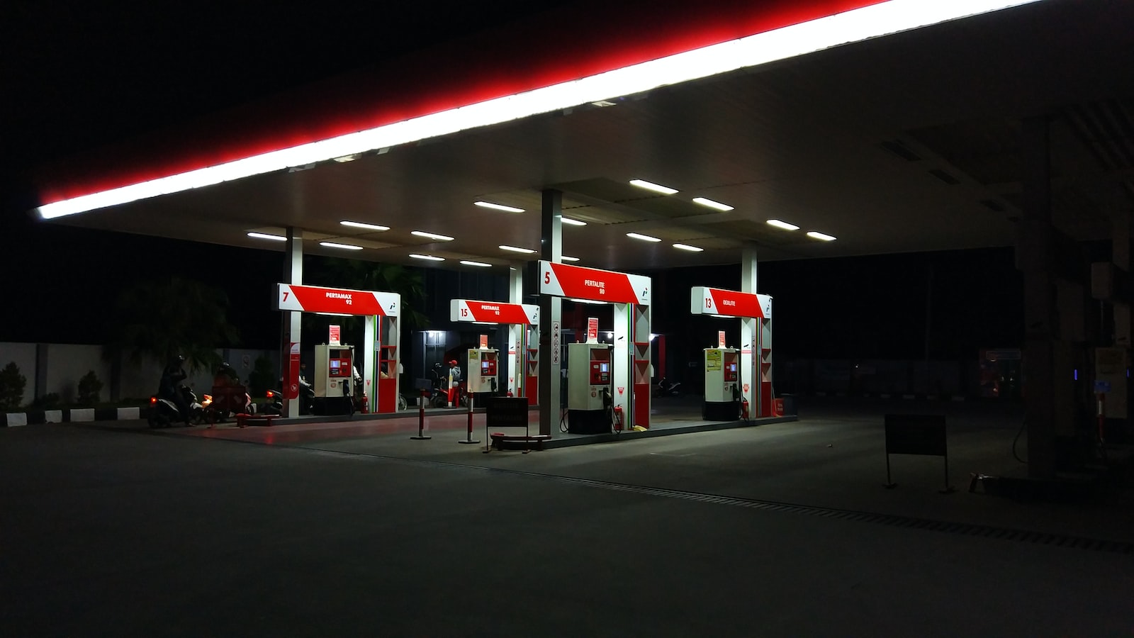 Petrol pump open at night