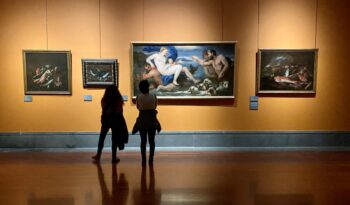 El trabajo comienza en el Museo Capodimonte en Nápoles, pero las exposiciones no cierran