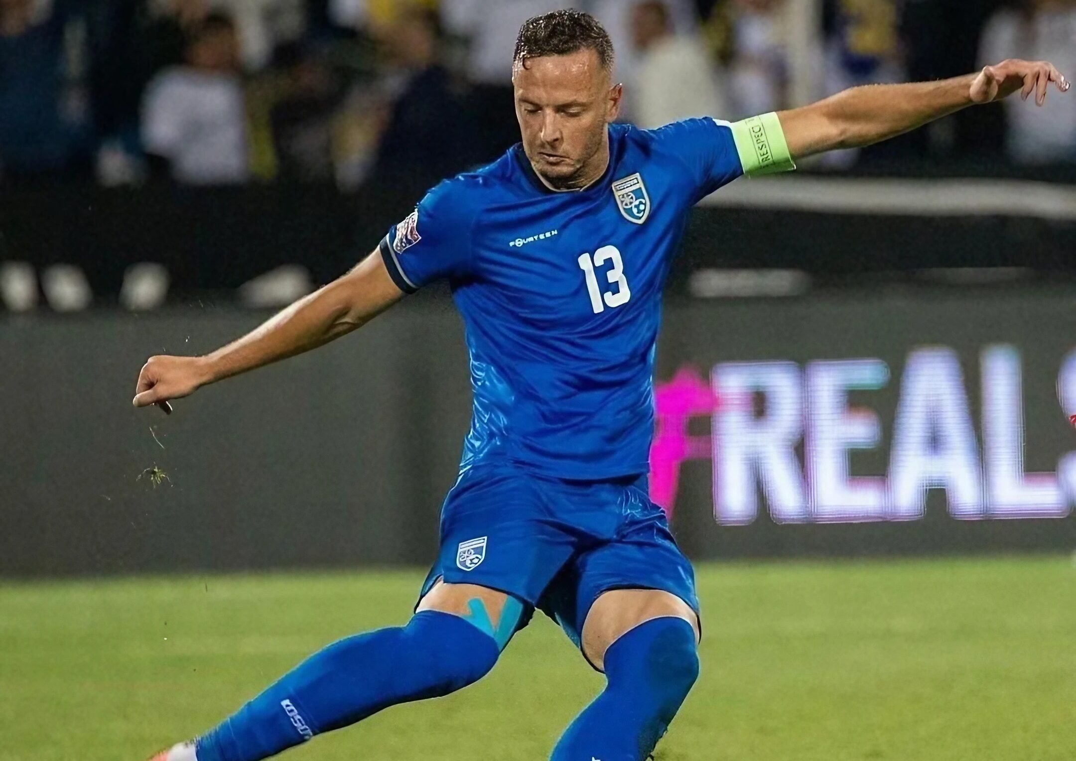Amir Kadri Rrahmani, calciatore SSC Napoli, in azione con la nazionale kosovara