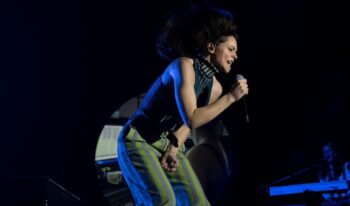 Франческа Мишелин на концерте в Театре Беллини в Неаполе в рамках тура Bonsoir.