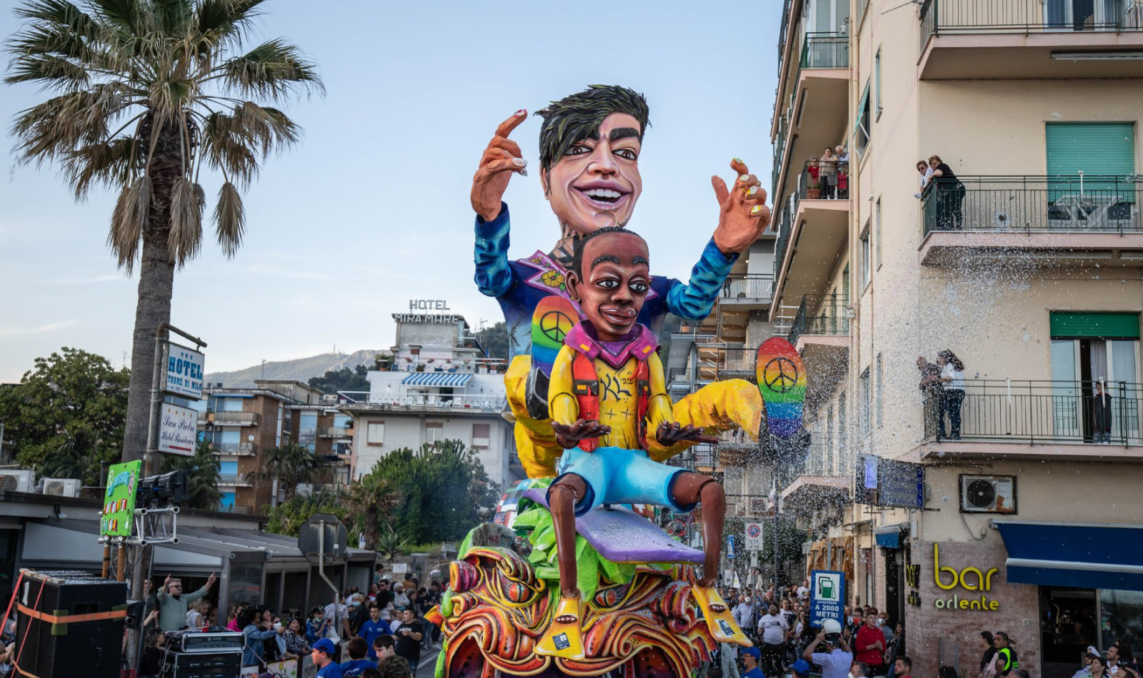 carros alegóricos de carnaval