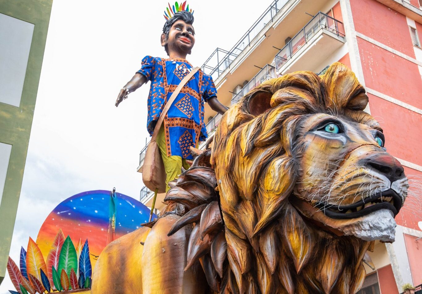 Carro di Carnevale a Maiori