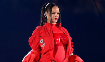 Rihanna incinta, l’annuncio a sorpresa al Super Bowl: video