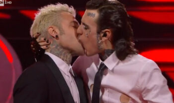 Sanremo 2023, Rosa Chemical bacia Fedez ed è shock: video