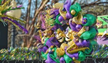 Cores tradicionais do Mardi Gras