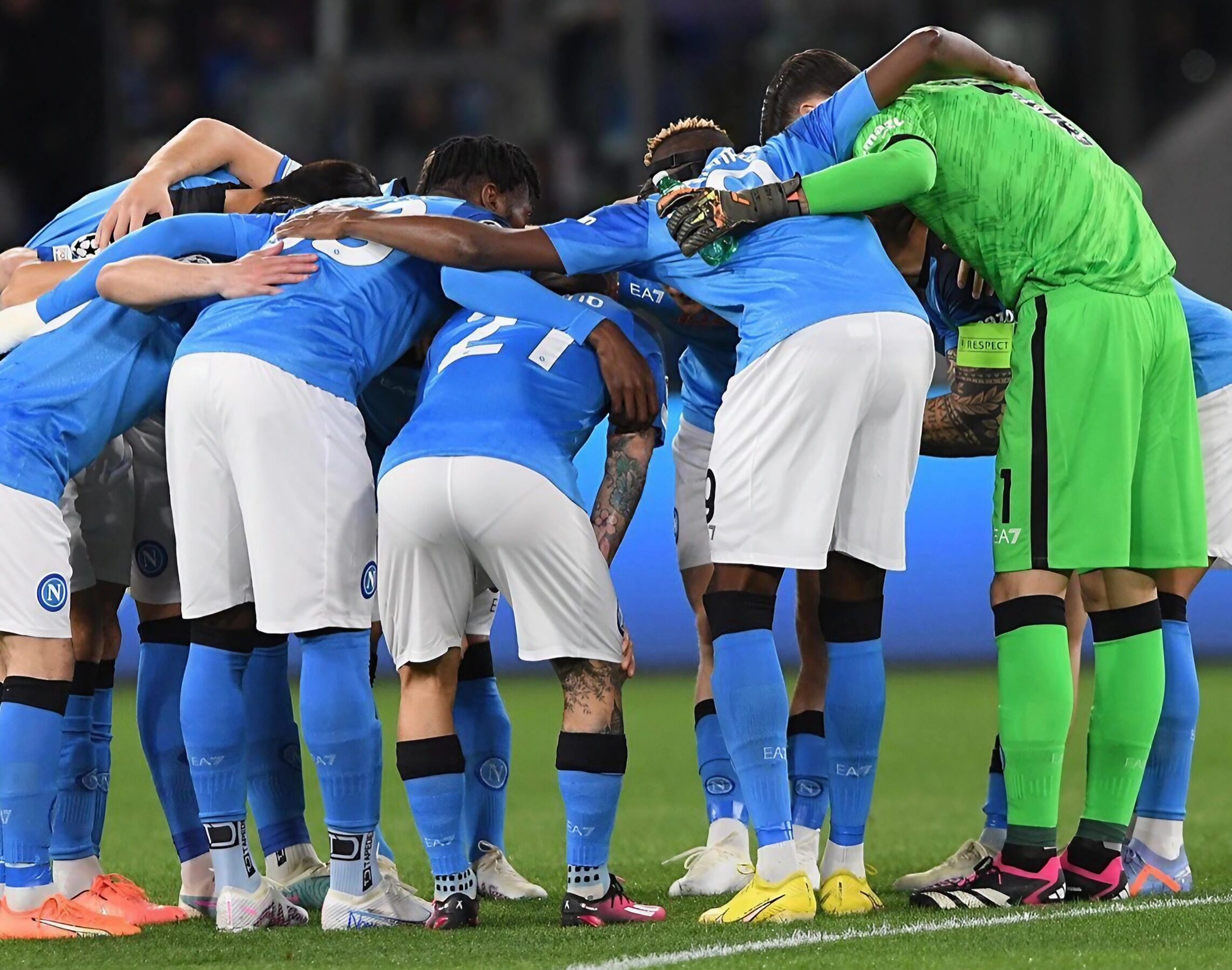 Los jugadores del SSC Napoli animan después de una victoria