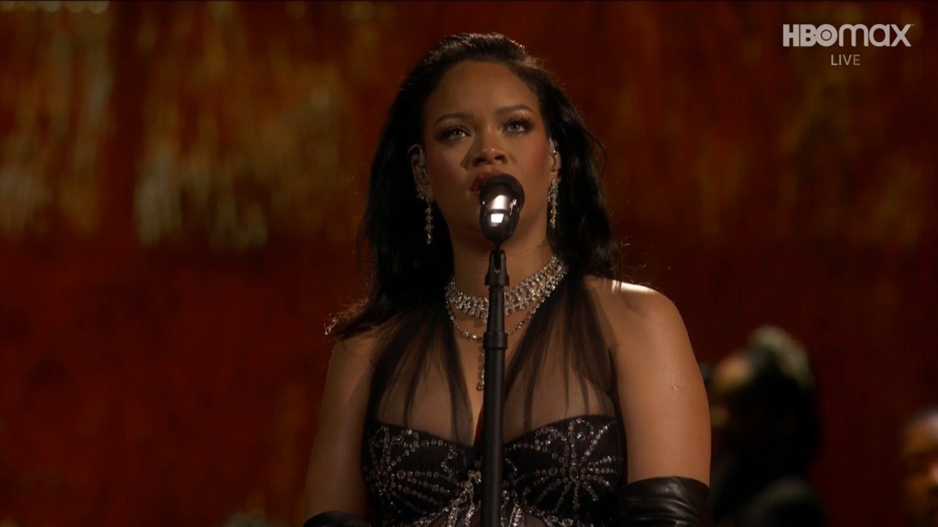 Rihanna sings at the oscars 2023