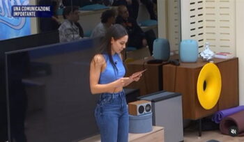 Amici 22: ritirate tutte le maglie del Serale! Cosa sta succedendo