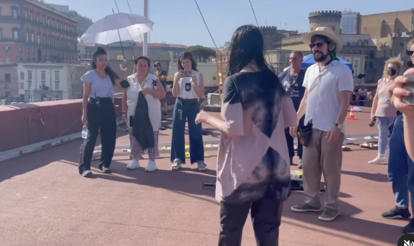 Rosa, Maria Esposito, dans une scène de Mare Fuori