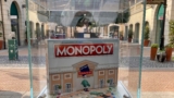 La Reggia Outlet bringt seine Version des thematischen Monopoly auf den Markt