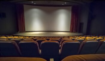 A new multiplex cinema-theater with library and internet point opens in Naples, that's where