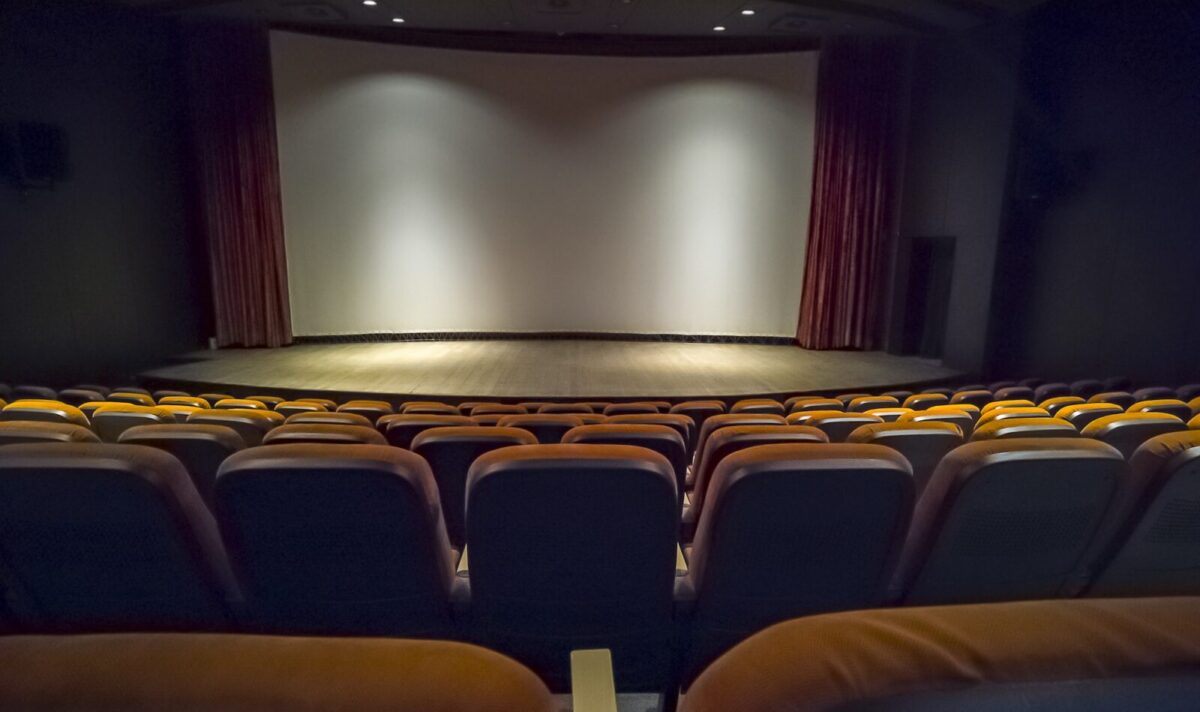 A Napoli apre un nuovo cine-teatro multisala con biblioteca e internet ...