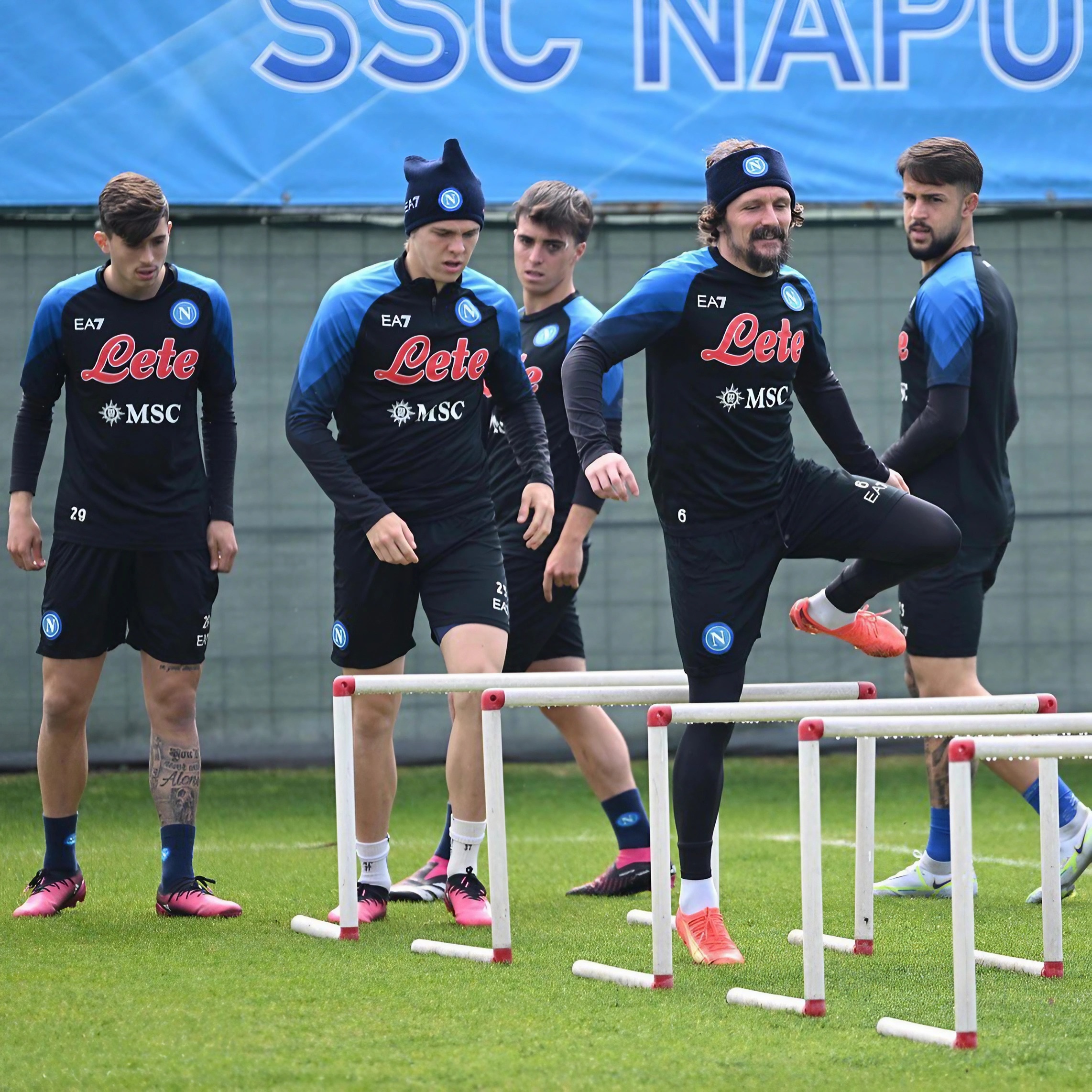 Entrenando a los jugadores del SSC Napoli