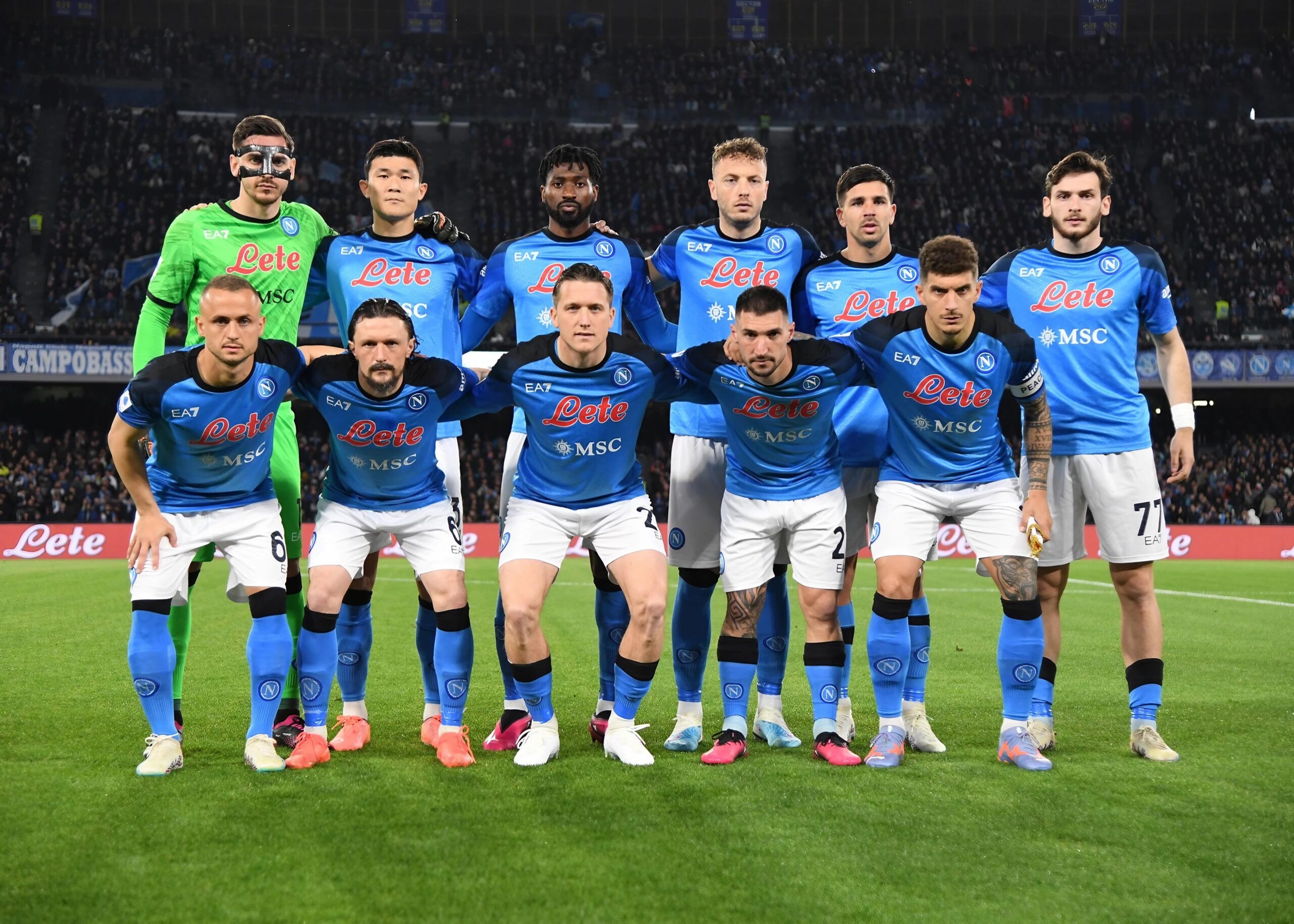 Equipo SSC Napoli posando antes de un partido