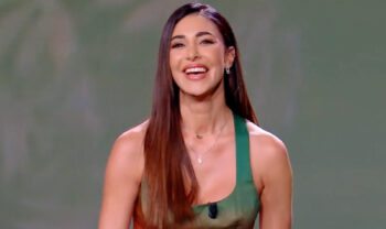 Belen kehrt zu den Hyänen zurück und klärt den ganzen Klatsch auf. Video