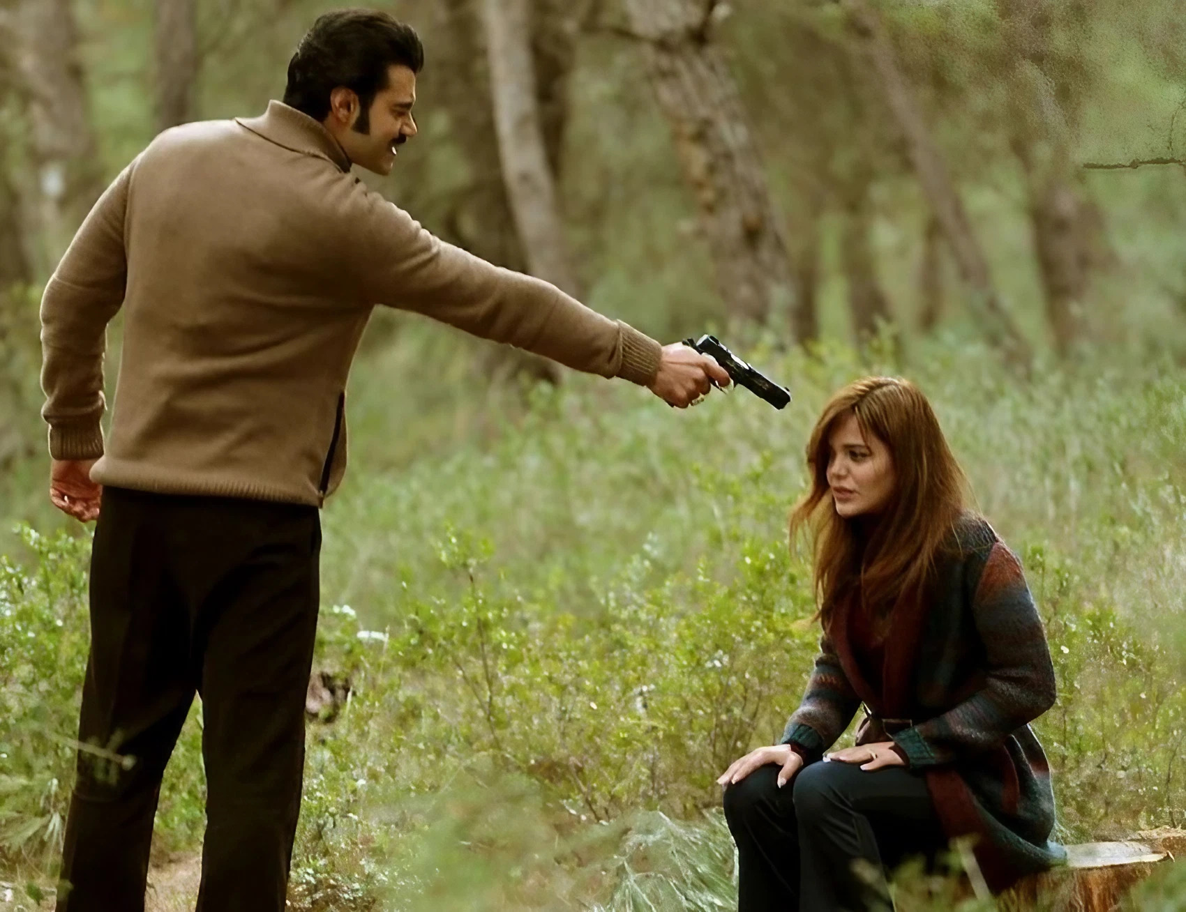 Demir e Zuleyha nel bosco