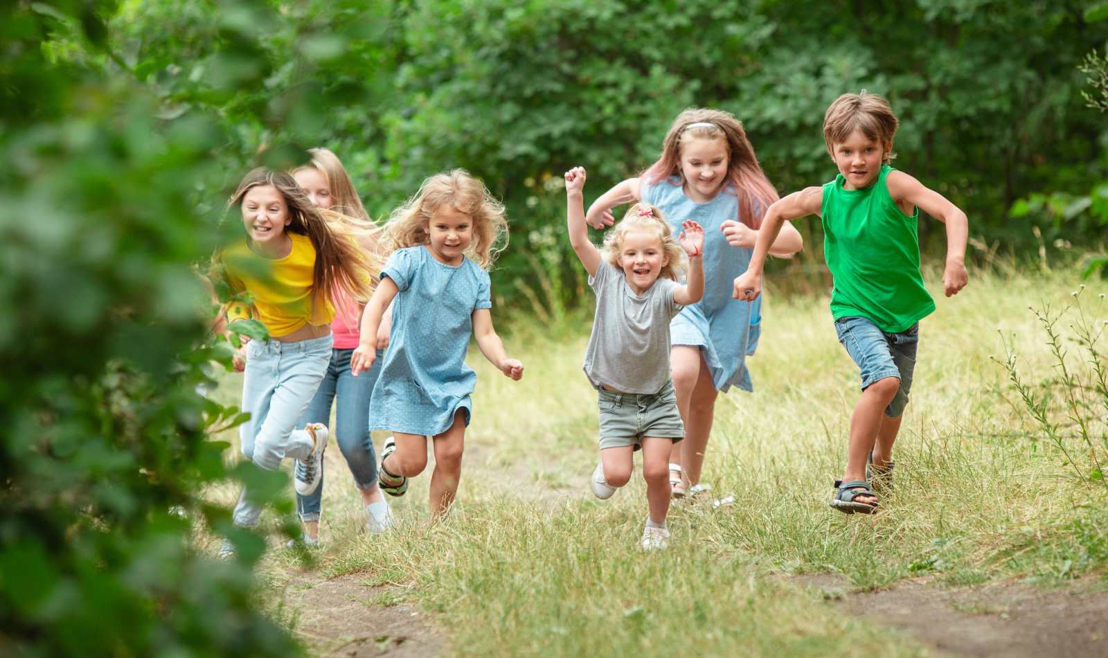 niños corriendo