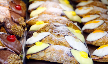 Sehr lecker auf der Piazza Dante, Traditionen und Köstlichkeiten des zentralen Südens