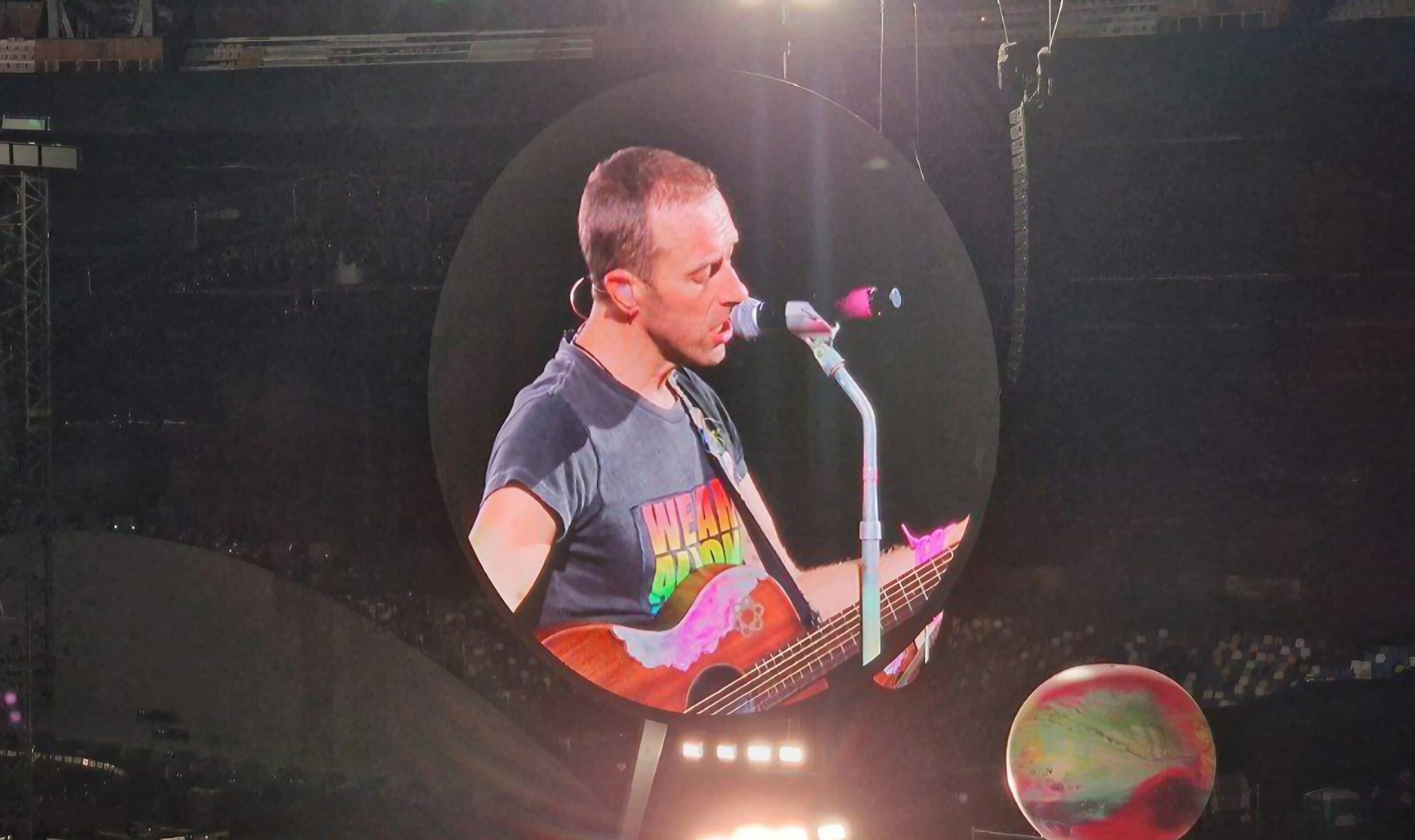 Coldplay cantano Pino Daniele a Napoli
