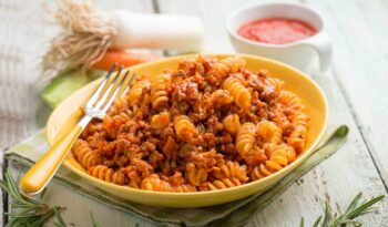 Fusilli mit Bolognese-Ragoutsauce