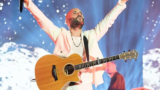 Perché Giuliano Sangiorgi ha salutato le Marche al concerto per l’Emilia Romagna? Non era un errore
