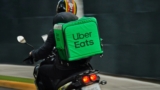 Uber Eats Italia chiude. Perché, da quando e cosa sta succedendo