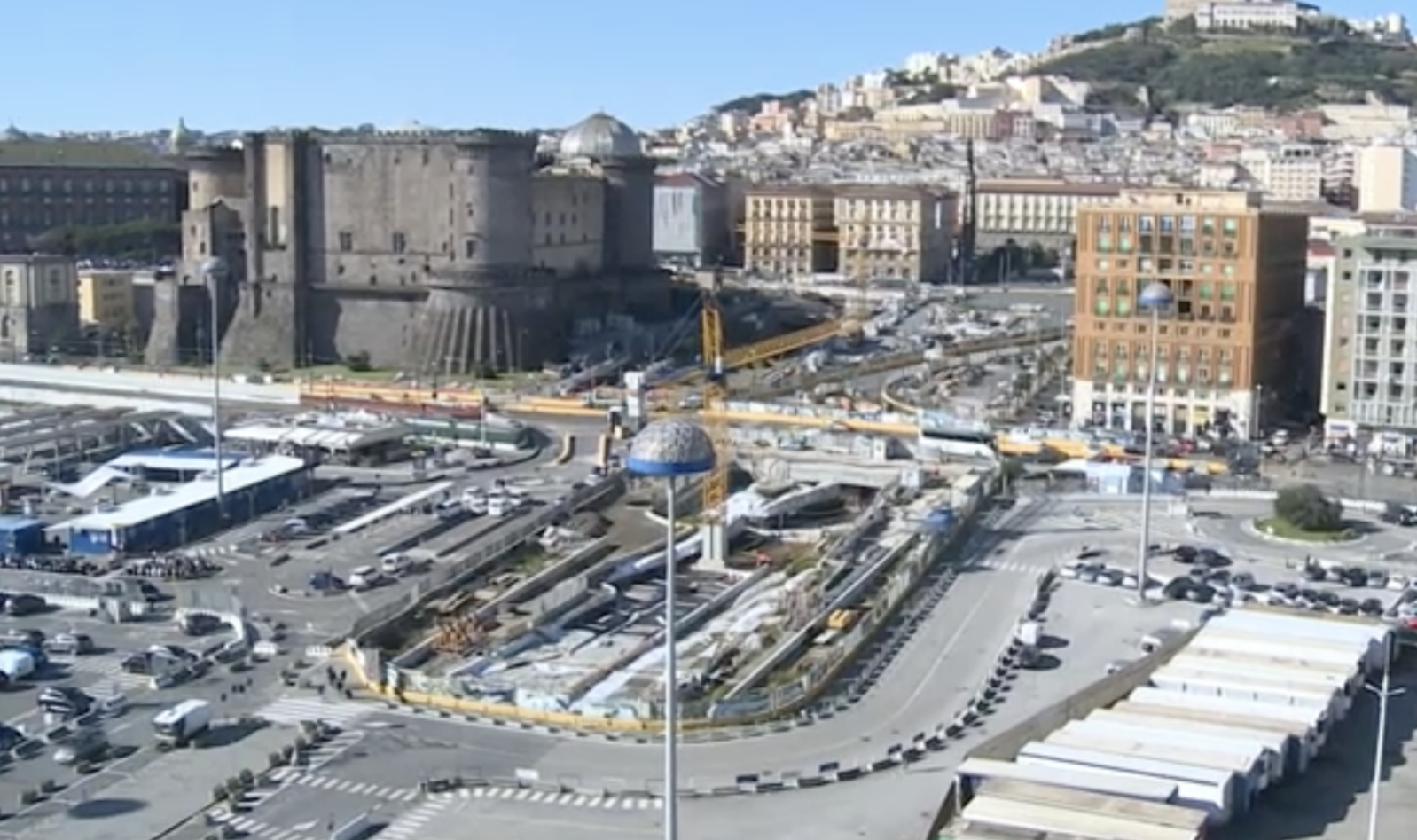 Puerto de Nápoles, obras del paso subterráneo