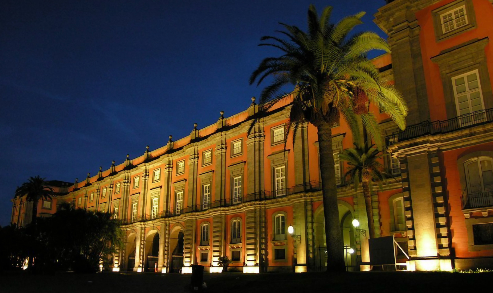 Museo di Capodimonte di sera