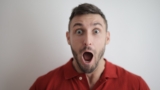 Shock a Chivasso, marito scopre la moglie a letto col figlio