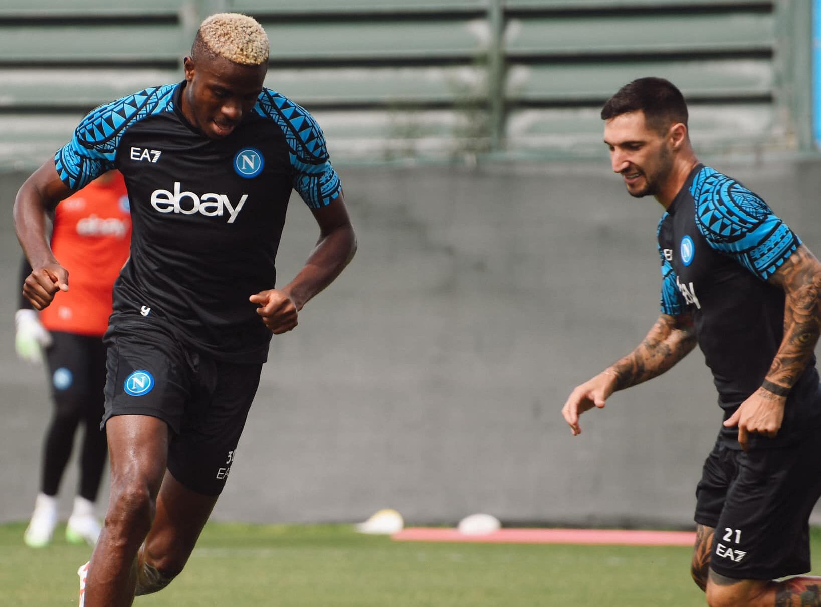 Politano y Osimhen, futbolistas del SSC Napoli