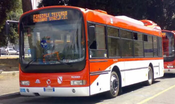Naples, ANM suspend la ligne de bus C1