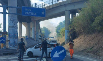 Incendio Lago Patria, strade e uscite chiuse 5 settembre 2023